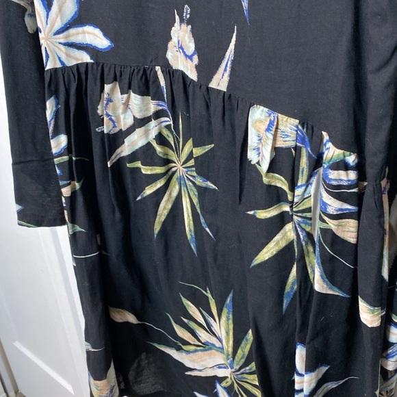 Roxy Black Dress with Tropical Floral Design - Med - Picture 6 of 9